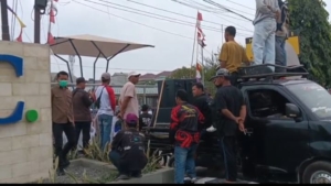 Warga Sukamanjur Soroti Pengelolaan TKBM LDC